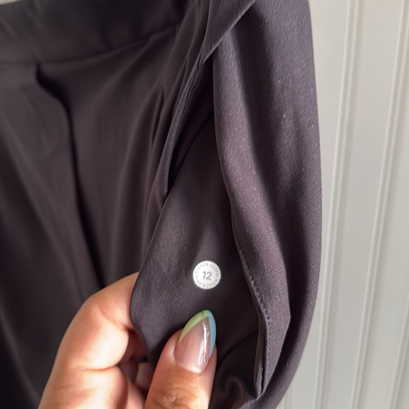 Lululemon Essential High-Rise Trouser Black - Picture 6 of 9